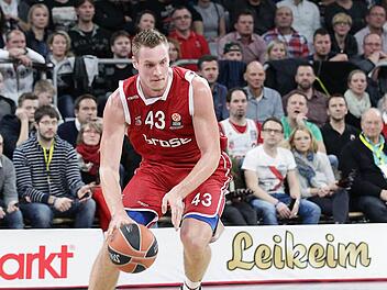 Leon Radosevic war von 2013 bis 2015 bei Alba Berlin aktiv und trifft am Freitag in der Brose Arena auf einige alte Weggef&auml;hrten. Foto: Sportpress/Archiv