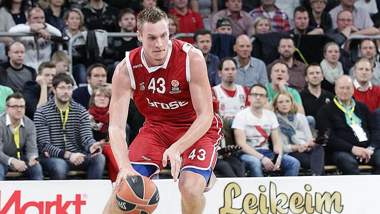 Leon Radosevic war von 2013 bis 2015 bei Alba Berlin aktiv und trifft am Freitag in der Brose Arena auf einige alte Weggef&auml;hrten. Foto: Sportpress/Archiv