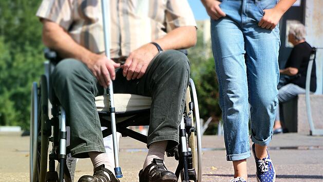 Die Deutsche Rentenversicherung pr&uuml;ft die Anspr&uuml;che f&uuml;r die Auszahlung der Erwerbsminderungsrente.