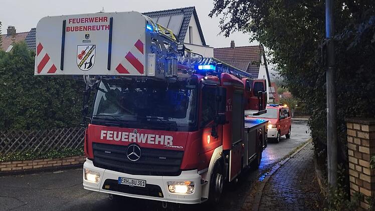Bubenreuth: Feuerwehr öffnet Wohnungstür für Rettungseinsatz