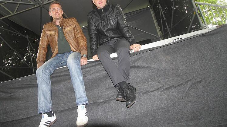 Jan Schobert und Bernd Meier von der Band Appendix sind bei der neuen Bühne noch etwas skeptisch. Foto: Michael Busch