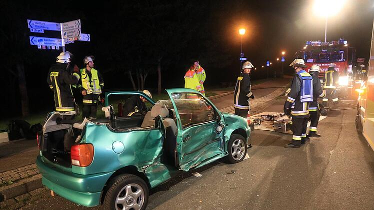 In der Nacht auf Sonntag kam es in Hallstadt zu einem Unfall. Fotos: News5/Merzbach