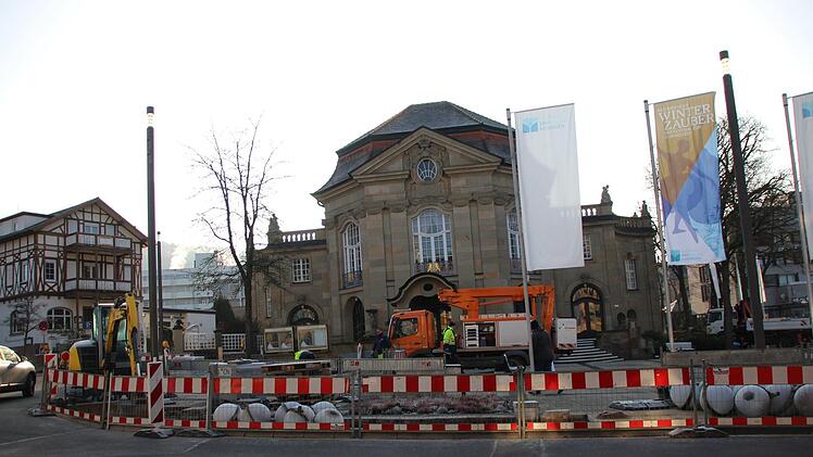 Bis voraussichtlich nächste Woche wird am Theaterplatz gearbeitet.  Foto: Benedikt Borst