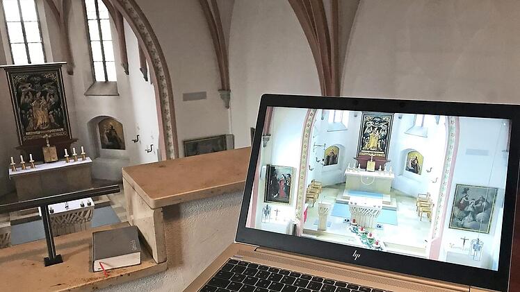 Der Internet-Gottesdienst-Besucher wird den Altarraum sehen und den Pfarrer. Die Kirche am Liebfrauenhaus wird in den nächsten Wochen wohl keine "echten" Besucher bekommen.  Fotos: Michael Busch