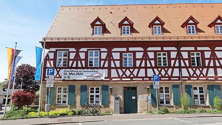 Das Seniorenbüro liegt im Erdgeschoss des neuen Rathauses.