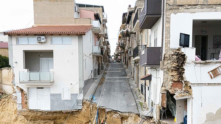 Niscemi am Abgrund: Erdrutsch bedroht Sizilien-Urlaub und Einwohner