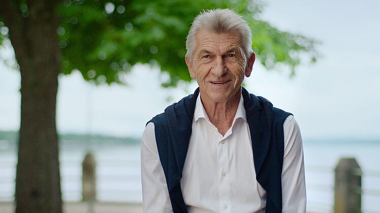 Klaus Augenthaler war 1990 gerade Vater geworden. Die Familien wohnten in einem Ort nicht weit entfernt von Spielern. Regelm&auml;&szlig;ig sah man sich. Nach der WM beendete er seine Karriere in der Nationalmannschaft.