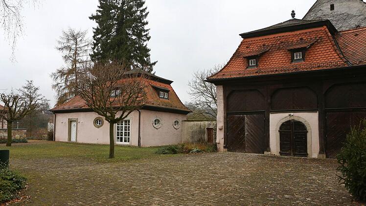 Remise und Bücherei