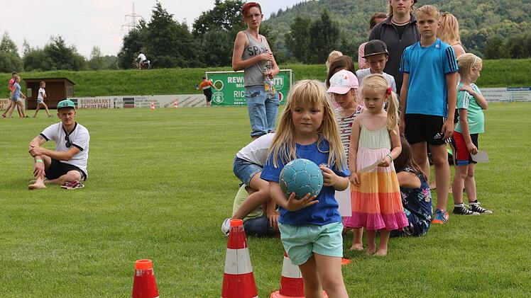 Früh übt sich was im Handball erfolgreich sein will.  Foto: Klaus Gagel