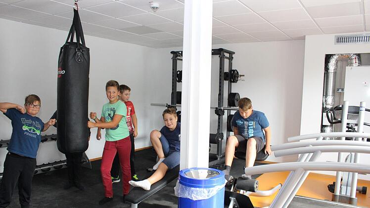 Der Fitnessraum soll die Feuerwehrleute in Schwung halten.