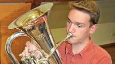Julian Neubrand mit seinem Euphonium Foto: privat