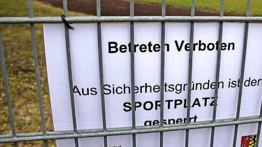 Rund um das Gelände sorgen Schilder für Aufklärung. Foto: Andreas Dorsch