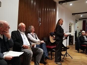 Volles Haus hatten die Literan(t)en bei ihrem Abend mit Liedern und Texten von Hildegard Knef. Foto: Heike Beudert