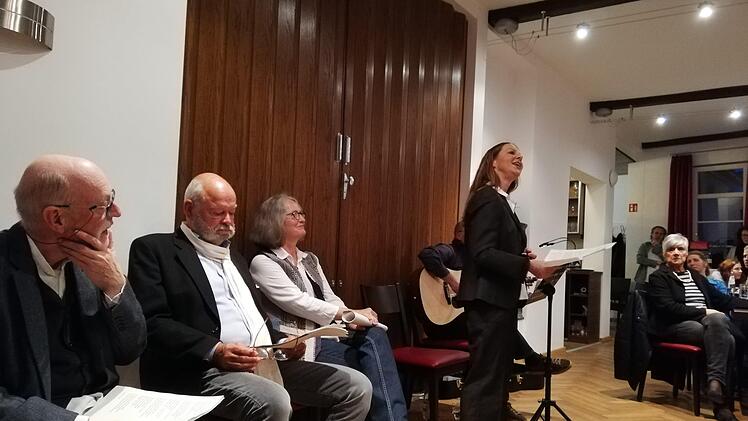 Volles Haus hatten die Literan(t)en bei ihrem Abend mit Liedern und Texten von Hildegard Knef. Foto: Heike Beudert