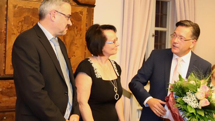 Blumen für die Ehefrau Manuela Mößlein