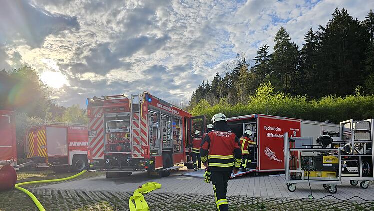 Pegnitz: Nach mysteriösem Gasaustritt an Sana-Klinik - BRK erklärt Ursache von Großeinsatz