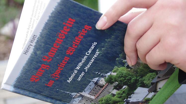 Henry Hatt befasst sich in seinem jüngsten Buch mit der Burg Lauenstein. Foto: Marco Meißner