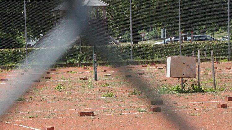 Die Tennisplätze neben dem Kursaal werden in dieser Saison nicht bespielt. Foto: Ulrike Müller