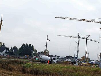 Im Baugebiet „Heßdorf Süd“ drehen sich bereits die Baukräne.