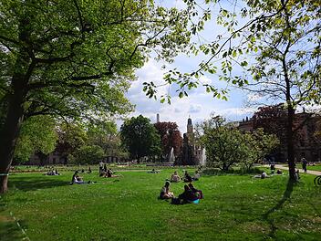 Erlangen Schlossplatz Park Sommer