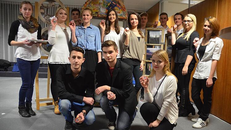 Schüler des Arnold-Gymnasiums machten sich Gedanken über Neustadter Köstlichkeiten. Foto: Rainer Lutz