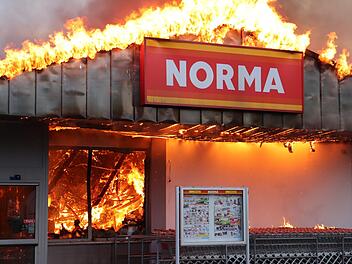 Für zwei Supermarkt-Brände muss sich jetzt eine 45-Jährige vor dem Landgericht Hanau wegen Brandstiftung und schwerer Brandstiftung verantworten.  Foto: Archiv/Ulrich Schwind