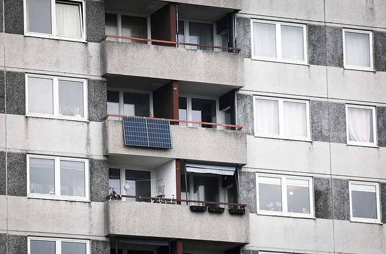 Bürger installieren Hunderttausende «Balkonkraftwerke»