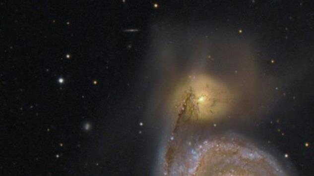 Strudel- oder auch Whirlpool-Galaxy wird dieses gut 30 Millionen Lichtjahre entfernte, spiralförmige Himmelsprodukt (M51) im Sternbild Jagdhunde genannt. Es handelt sich dabei  um  eine Anhäufung von  Gas- und Staubmassen mit etwa 100 Milliarden Sternen. (Bildbelichter) Schüler des Friedrich-König-Gymnasiums/ (Entwickler) Pater Christoph Gerhard