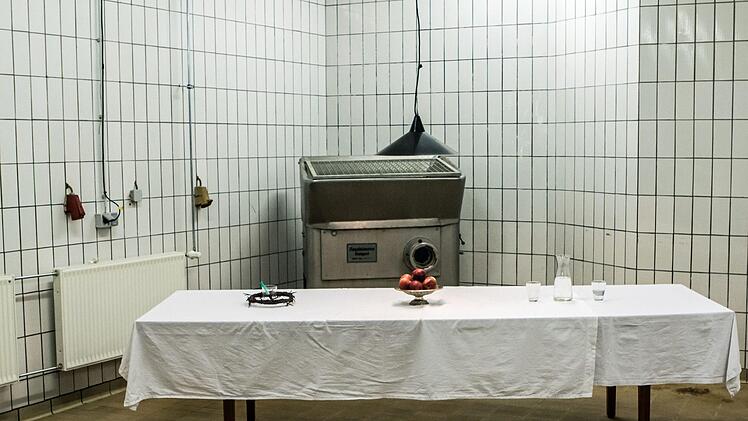 Szene aus "Der Großinquisitor" im Schlick 29 in CoburgFoto: Jochen Berger