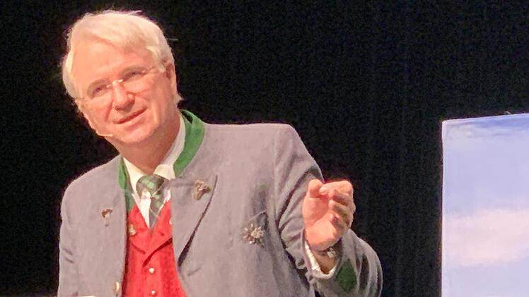 Wenn Stoiber auftritt, sind auch die anderen CSUler nicht weit: Kabarettist Wolfgang Krebs kann sie alle perfekt imitieren - Söder, Seehofer, Herrmann, Stoiber und Aiwanger, ja sogar die Kanzlerin.Sonny Adam