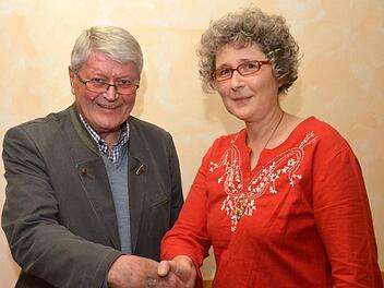 Die Freunde des Wildparks Klaushof konnten zu ihrem zehnjährigen Bestehen mit Monika Koch ihr inzwischen 100. Mitglied begrüßen.Peter Rauch