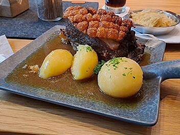 Schäuferla in der Juraschenke in Oberlangheim