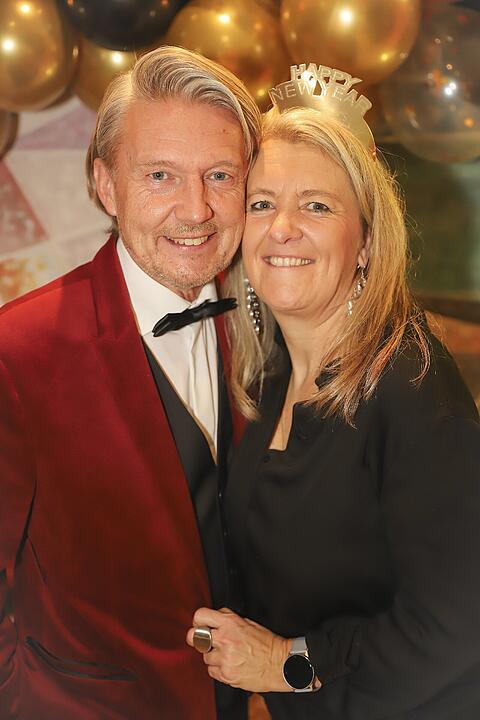 Es wurde in das Jahr 2025 gefeiert.