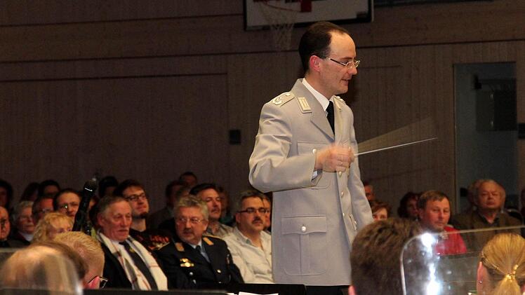 Oberstleutnant Burkard Zenglein am Pult Foto: Johanna Blum