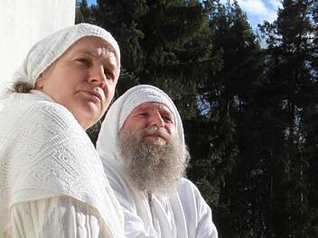 Der Guru aus Lonnerstadt mit seiner Freundin.  Archivfoto: Bauriedel