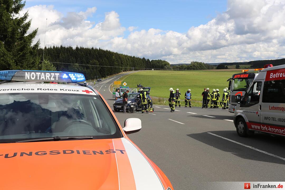 Vier Verletzte: Schwerer Unfall bei Teuschnitz