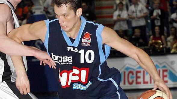 Hurl Beechum: Der "Gunman from Iowa" kam als Distanzschütze aus Bonn, verletzte sich in Bamberg allerdings schwer und konnte in den Play-offs nicht eingesetzt werden. Bis 2009 war er noch aktiv - spielte in Spanien, Griechenland und Tschechien. Dann beendete er seine Karriere und zog zurück in die USA, wo er heute mit 40 Jahren wieder in seiner Heimatstadt Des Moines lebt.