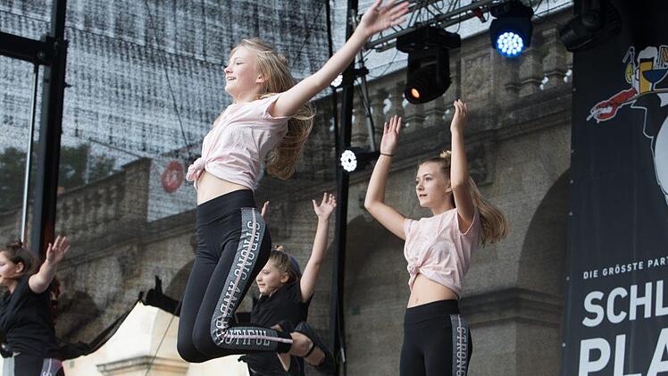Impressionen vom Sonntagsprogramm auf der Showbühne. Foto: Barbara Herbst