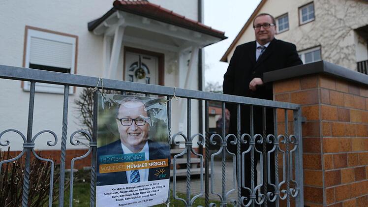 Das Plakat am Zaun hat Hümmers Mutter angebracht. "Meine Eltern sind meine größten Fans", erzählt Hümmer stolz.