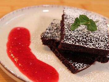 Saftige Apfelmus-Brownies sind ein tolles Dessert.