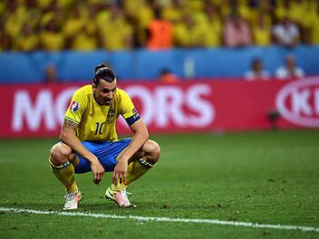 Zlatan Ibrahimovic und seine Schweden sind nach der Vorrunde ausgeschieden. Für den Schweden-Star war es das letzte Länderspiel. Federico Gambarini/dpa