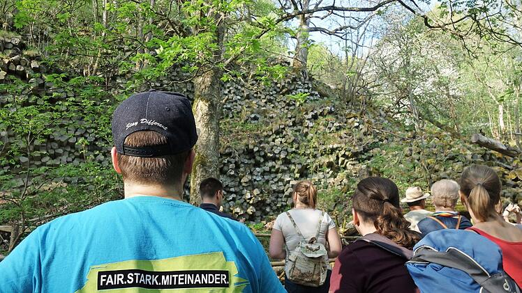 Die Deutsche Wanderjugend tagte nicht nur in der Rhön, sondern unternahm auch eine Wanderung zum Gangolfsberg.  Foto: Thorsten Flader
