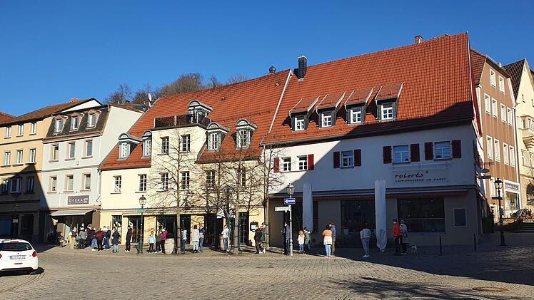 Auch bei der Eisdiele "Opera" musste man etwas Geduld mitbringen. Foto: Christine Fischer