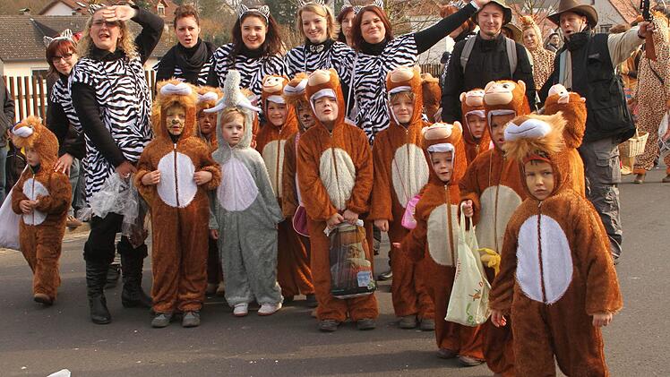 Auch Eltern und Erzieher waren in die Projektarbeit ihrer Kinder mit einbezogen.