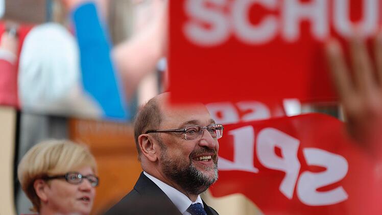 Martin Schulz wurde begeistert in Bamberg empfangen. Foto: Matthias Hoch