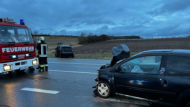 Vorfahrt missachtet: Renault kracht in Audi