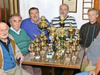 Trophäen-Jäger (von links): Franz Mahlmeister, Hermann Bötsch, Paul Beck, Fridolin Mahlmeister, Lothar Bötsch, Walter Geheeb und Georg Mahlmeister Foto: Björn Hein