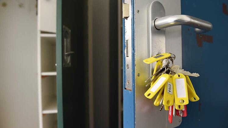 Anstelle von Schlüsseln öffnen wir unsere Haustüre in Zukunft mit dem Smartphone. Foto: Felix Kästle