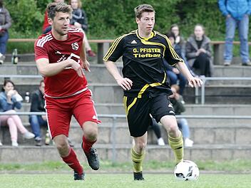 Neuzugang Johannes Schatz (l.) und Bavaria Waischenfeld treffen zum Auftakt in die Kreisliga am Sonntag auf den SV Mistelgau.  Foto: sportpress
