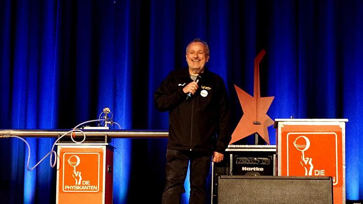 Helmut Biehler vom Amt für Stadtmarketing und Kultur freute sich über ein ausverkauftes Vereinshaus